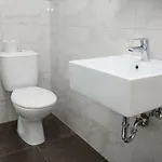 1 Apartamento *