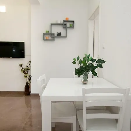 Apartment 1 *